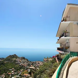 https://villa-regina-castelmola.sicilyhotelsitaly.net